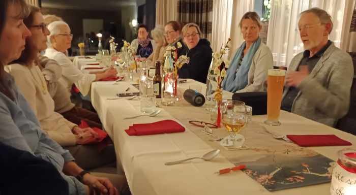Vereinsmitglieder bei der Neujahrsfeier bei Steinmeyer